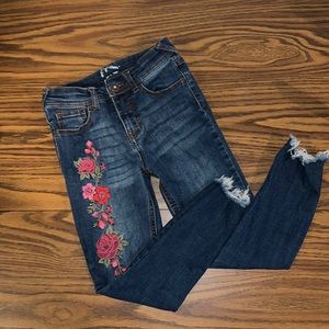 Embroidered flower denim pants